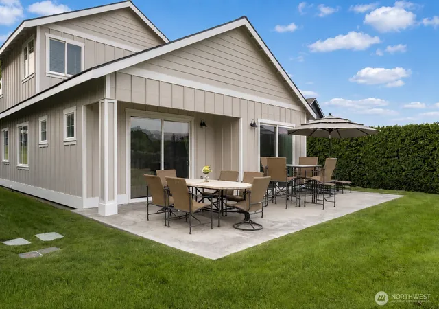 Photo 3 of Single family home for sale at 9434 Yakima Ln Nw, Quincy, WA 98848 | MLS# NWM2558241 | Listing updated on 2026-09-23