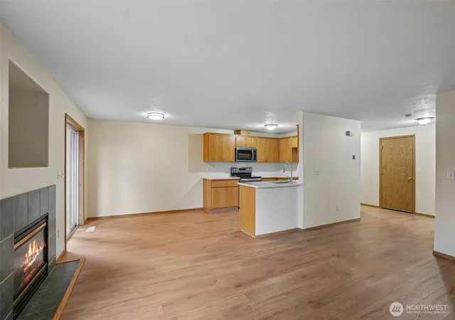 Photo 4 of Townhouse for sale at 2219 NE 137th Court, Vancouver, WA 98684 | MLS# NWM2558250 | Listing updated on 2026-09-23