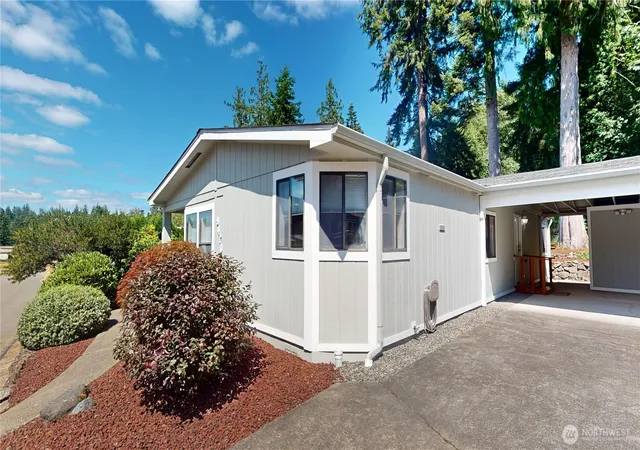 Photo 3 of Sale Pending at 9470 Silver Crk Ln #44, Bremerton, WA 98311 | MLS# NWM2558252 | Listing updated on 2026-10-01