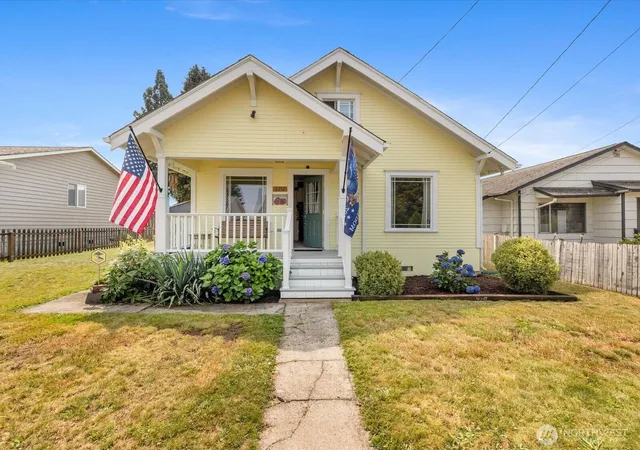Photo 1 of Sale Pending at 2212 Columbia Ave, Everett, WA 98203 | MLS# NWM2558256 | Listing updated on 2026-09-25