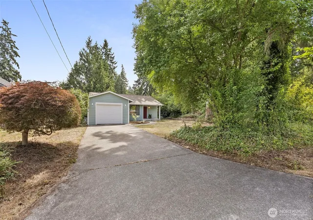 Photo 3 of Single family home for sale at 5006 Marian Dr Ne, Olympia, WA 98516 | MLS# NWM2558286 | Listing updated on 2026-09-23
