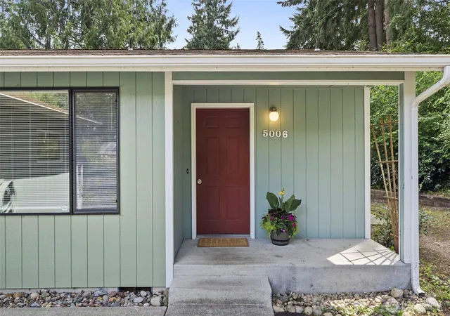 Photo 3 of Single family home for sale at 5006 Marian Dr NE, Olympia, WA 98516 | MLS# NWM2558286 | Listing updated on 2026-09-23