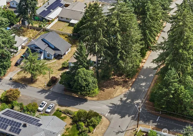 Photo 4 of Single family home for sale at 5006 Marian Dr NE, Olympia, WA 98516 | MLS# NWM2558286 | Listing updated on 2026-09-23