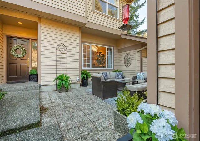 Photo 3 of Sale Pending at 9141 Gleneagle Dr, Blaine, WA 98230 | MLS# NWM2558292 | Listing updated on 2026-09-22