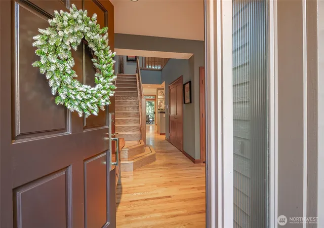Photo 4 of Sale Pending at 9141 Gleneagle Dr, Blaine, WA 98230 | MLS# NWM2558292 | Listing updated on 2026-09-22