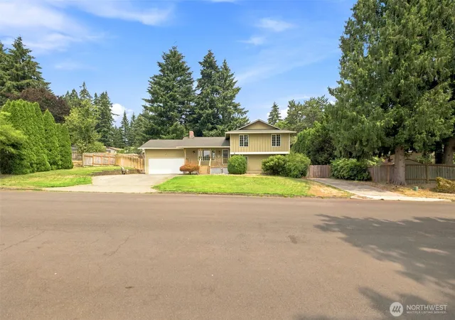 Photo 1 of Sale Pending at 2417 Se Higgins Dr, Vancouver, WA 98683 | MLS# NWM2558299 | Listing updated on 2026-08-30