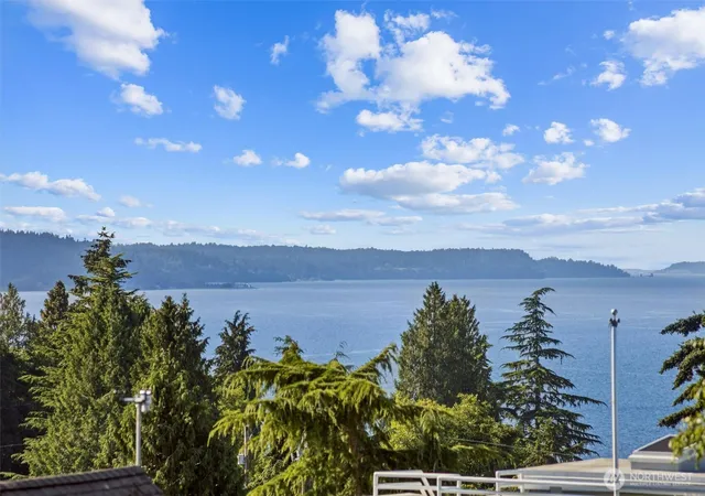 Photo 2 of Sale Pending at 2615 Nw 87th Street, Seattle, WA 98117 | MLS# NWM2558313 | Listing updated on 2026-09-22