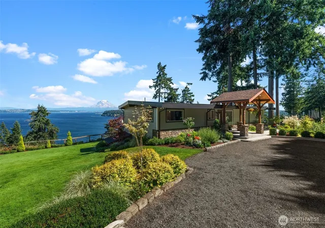 Photo 4 of Single family home for sale at 8409 24th Avenue NW, Gig Harbor, WA 98332 | MLS# NWM2558325 | Listing updated on 2026-09-23