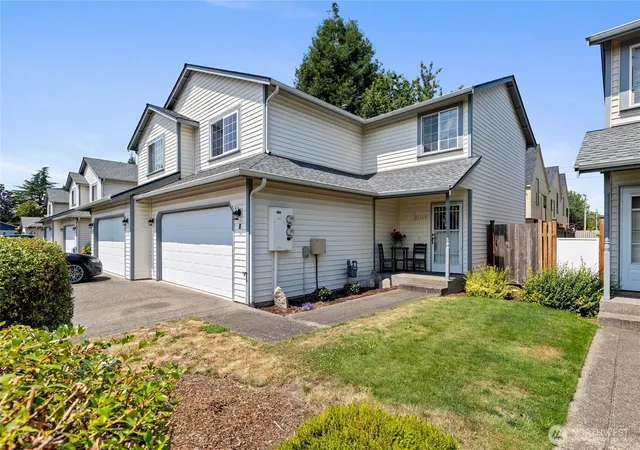 Photo 1 of Sale Pending at 808 13th Street Se #E, Puyallup, WA 98372 | MLS# NWM2558331 | Listing updated on 2026-09-27