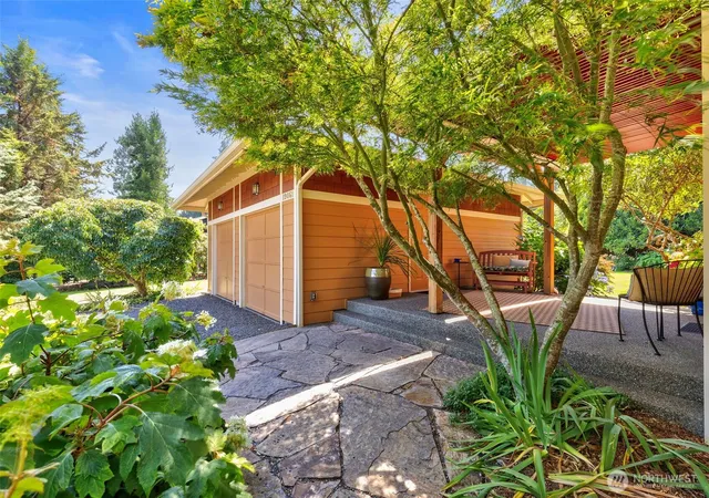 Photo 4 of Single family home for sale at 19061 Harris Ave NE, Suquamish, WA 98392 | MLS# NWM2558344 | Listing updated on 2026-09-23