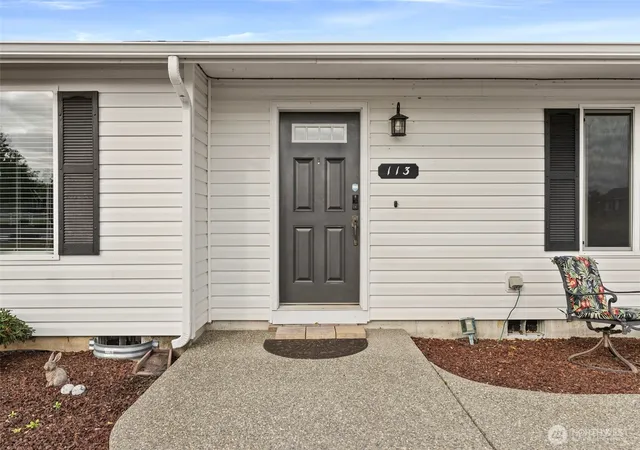 Photo 3 of Single family home for sale at 113 Karen Ct, Chehalis, WA 98532 | MLS# NWM2558349 | Listing updated on 2026-09-25