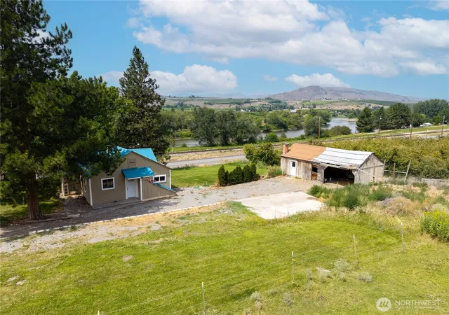 Photo 1 of Single family home for sale at 31952 A Hwy 97, Tonasket, WA 98855 | MLS# NWM2558351 | Listing updated on 2026-09-23