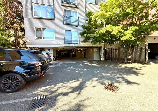 Photo 3 of Condo for sale at 712 E Denny Way #401, Seattle, WA 98122 | MLS# NWM2558369 | Listing updated on 2026-09-24
