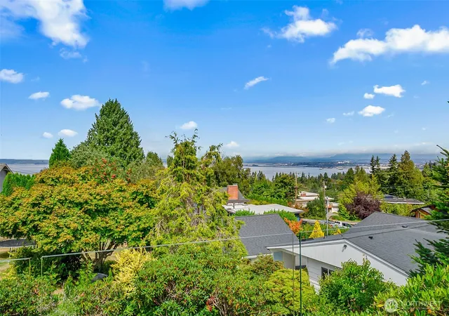 Photo 3 of Single family home for sale at 5128 Seaview Way, Everett, WA 98203 | MLS# NWM2558374 | Listing updated on 2026-09-30