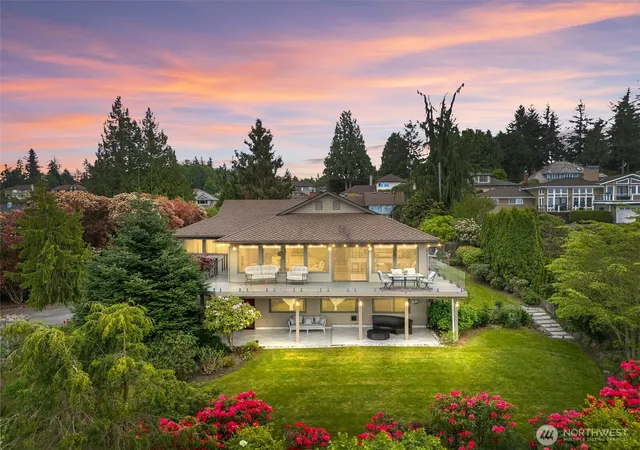 Single family home for sale at 5128 Seaview Way, Everett, WA 98203 | MLS# NWM2558374