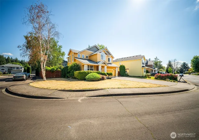 Photo 3 of Single family home for sale at 18825 SE 22nd Circle, Vancouver, WA 98683 | MLS# NWM2558376 | Listing updated on 2026-10-02