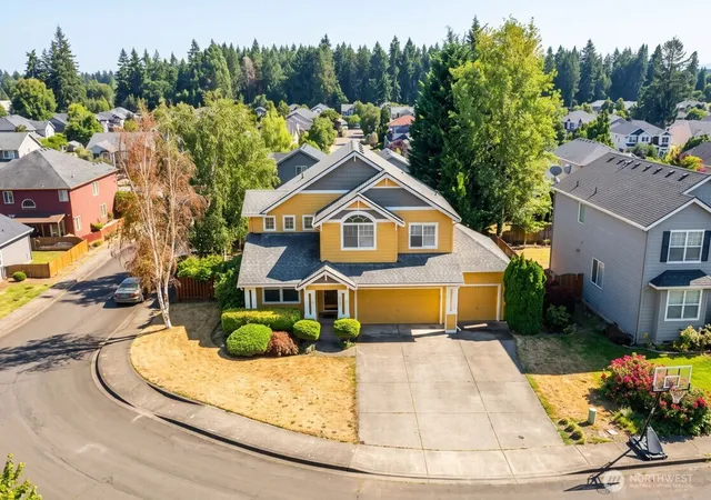 Photo 4 of Single family home for sale at 18825 SE 22nd Circle, Vancouver, WA 98683 | MLS# NWM2558376 | Listing updated on 2026-10-02