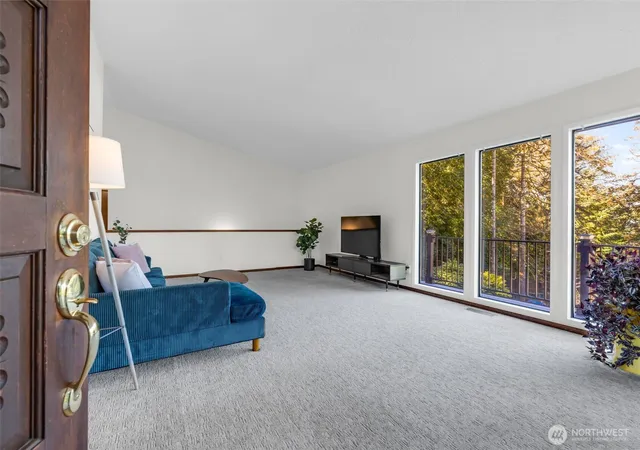 Photo 3 of Single family home for sale at 104 Mcmenomy Dr, Kelso, WA 98626 | MLS# NWM2558377 | Listing updated on 2026-09-23