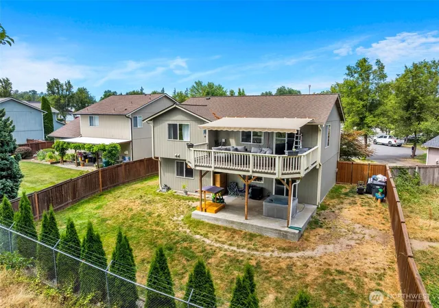 Photo 3 of Single family home for sale at 6920 179th Street Ct E, Puyallup, WA 98375 | MLS# NWM2558382 | Listing updated on 2026-09-30