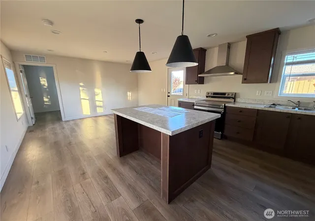 Photo 3 of Manufactured home for sale at 105 W Washington Ave #39, Yakima, WA 98903 | MLS# NWM2558390 | Listing updated on 2026-09-22