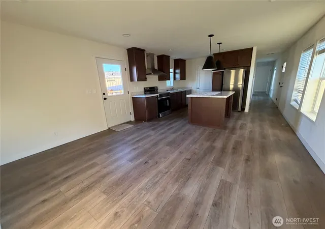 Photo 3 of Manufactured home for sale at 105 W Washington Ave #39, Yakima, WA 98903 | MLS# NWM2558390 | Listing updated on 2026-09-22