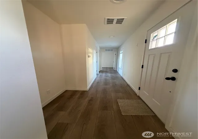 Photo 4 of Manufactured home for sale at 105 W Washington Ave #39, Yakima, WA 98903 | MLS# NWM2558390 | Listing updated on 2026-09-22