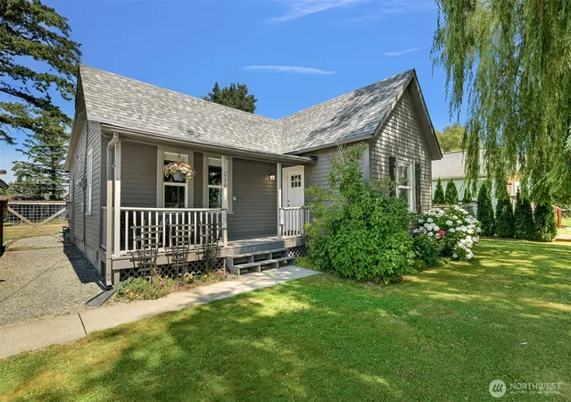 Photo 1 of Sale Pending at 230 Vancouver St, Sumas, WA 98295 | MLS# NWM2558395 | Listing updated on 2026-09-25