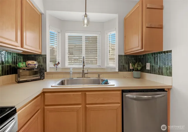 Photo 4 of Townhouse for sale at 459 Queen Ave NE #303, Renton, WA 98056 | MLS# NWM2558400 | Listing updated on 2026-09-23
