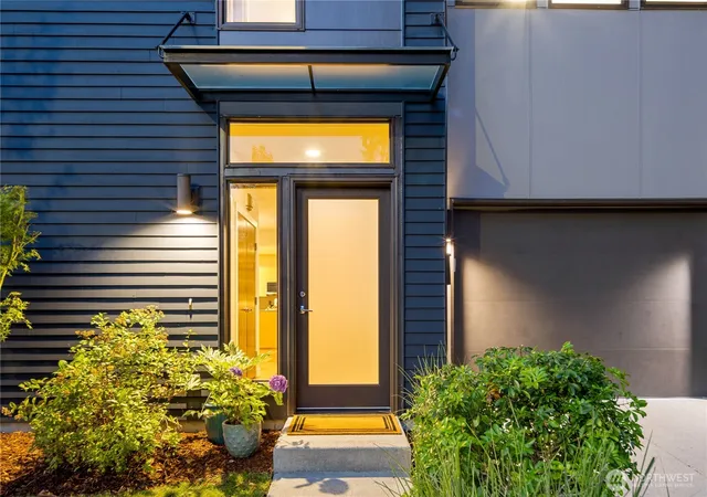 Photo 3 of Single family home for sale at 714 28th Avenue S, Seattle, WA 98144 | MLS# NWM2558427 | Listing updated on 2026-10-02