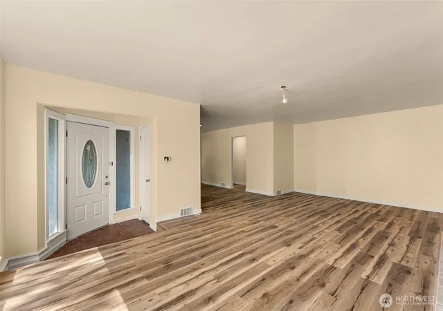 Photo 3 of Single family home for sale at 845 N Devon Ave, East Wenatchee, WA 98802 | MLS# NWM2558429 | Listing updated on 2026-09-23