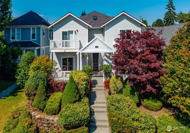 Photo 2 of Sale Pending at 3426 Oakes Ave, Everett, WA 98201 | MLS# NWM2558436 | Listing updated on 2026-09-06