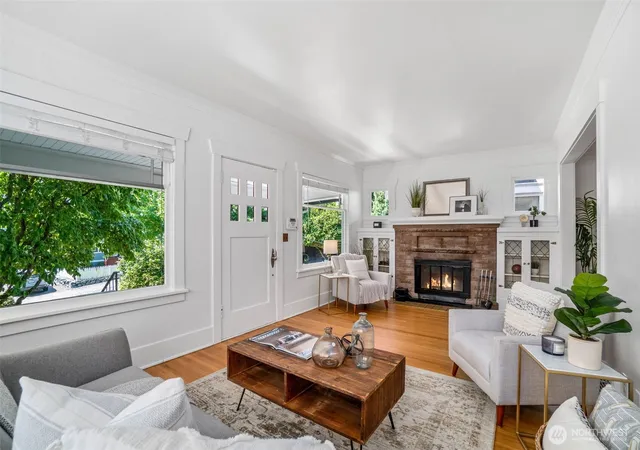 Photo 2 of Single family home for sale at 1928 9th Avenue W, Seattle, WA 98119 | MLS# NWM2558439 | Listing updated on 2026-09-26