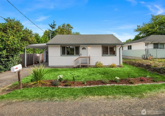 Photo 2 of Single family home for sale at 3010 S Andover St, Seattle, WA 98108 | MLS# NWM2558464 | Listing updated on 2026-10-02