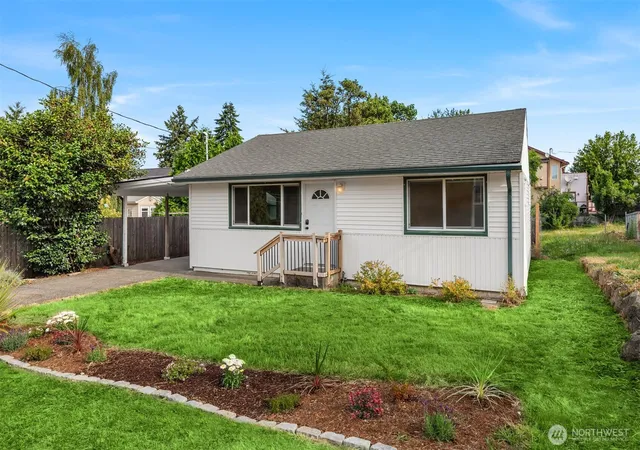 Photo 3 of Single family home for sale at 3010 S Andover St, Seattle, WA 98108 | MLS# NWM2558464 | Listing updated on 2026-10-02