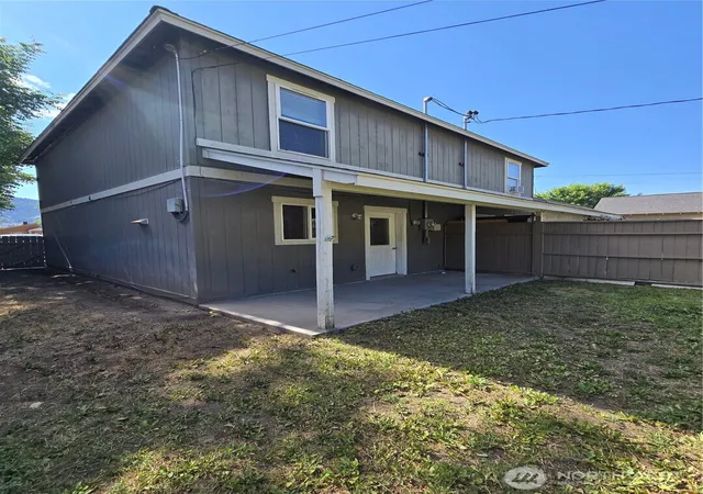 Photo 3 of Single family home for sale at 1402 Juniper St, Oroville, WA 98844 | MLS# NWM2558484 | Listing updated on 2026-09-23