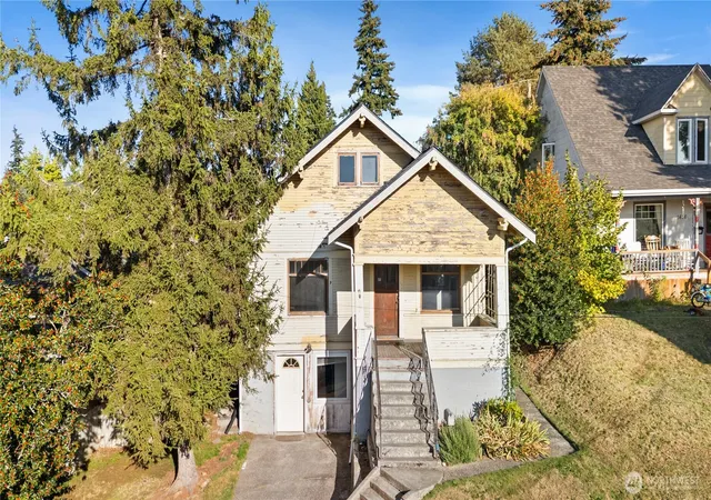 Photo 1 of Sale Pending at 1440 Franklin St, Bellingham, WA 98225 | MLS# NWM2558491 | Listing updated on 2026-09-25