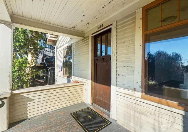 Photo 4 of Sale Pending at 1440 Franklin St, Bellingham, WA 98225 | MLS# NWM2558491 | Listing updated on 2026-09-25