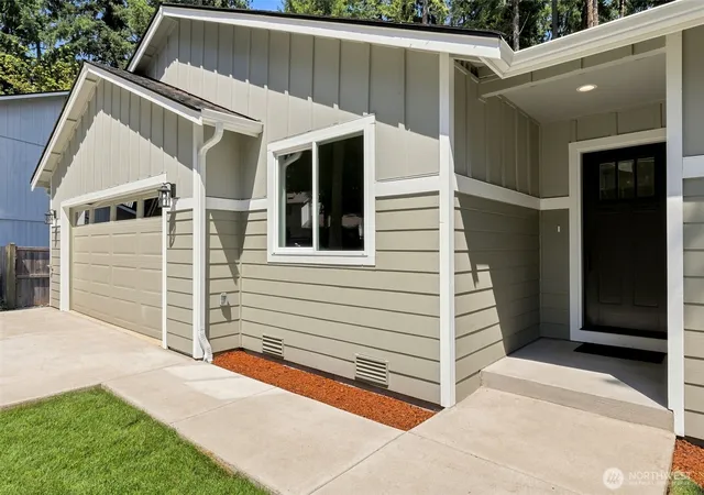 Photo 3 of Single family home for sale at 18042 Highland Ct Se, Yelm, WA 98597 | MLS# NWM2558513 | Listing updated on 2026-09-24