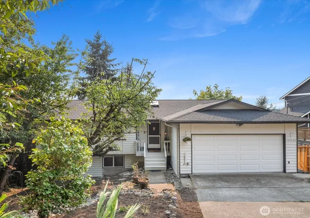 Photo 3 of Single family home for sale at 10830 Lake View Dr, Lake Stevens, WA 98258 | MLS# NWM2558563 | Listing updated on 2026-10-03