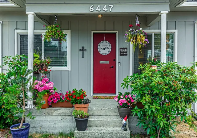 Photo 3 of Sale Pending at 6447 S Warner St, Tacoma, WA 98409 | MLS# NWM2558569 | Listing updated on 2026-08-27
