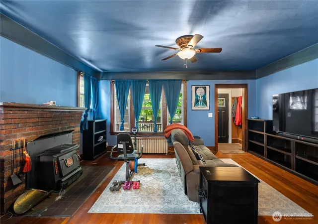 Photo 3 of Single family home for sale at 312 W 2nd Street, Aberdeen, WA 98520 | MLS# NWM2558599 | Listing updated on 2026-09-23