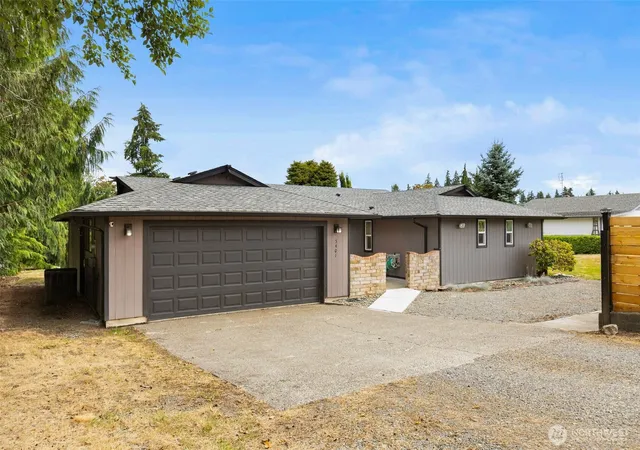Photo 2 of Sale Pending at 5401 47th Avenue E, Tacoma, WA 98443 | MLS# NWM2558619 | Listing updated on 2026-09-22