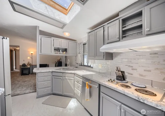 Photo 4 of Manufactured home for sale at 3611 NE I St #207, Auburn, WA 98002 | MLS# NWM2558622 | Listing updated on 2026-10-01