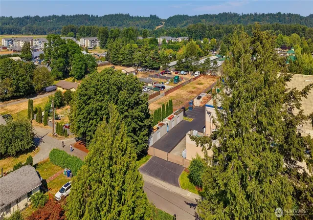 Photo 4 of Sale Pending at 28404 85th Avenue S, Kent, WA 98032 | MLS# NWM2558637 | Listing updated on 2026-09-26