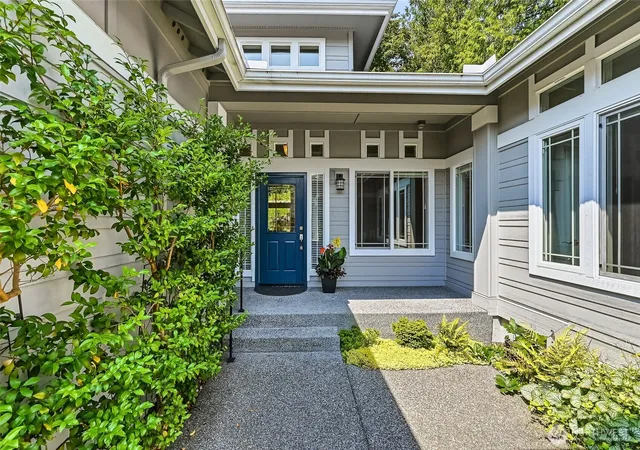 Photo 4 of Sale Pending at 24270 NE 131st Terrace, Redmond, WA 98053 | MLS# NWM2558643 | Listing updated on 2026-09-25