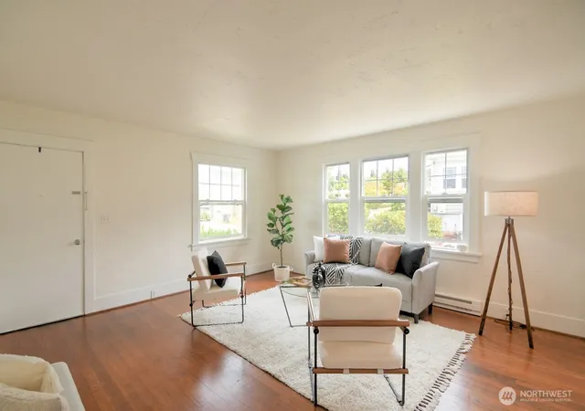 Photo 4 of Sale Pending at 921 5th Avenue SE, Olympia, WA 98501 | MLS# NWM2558644 | Listing updated on 2026-09-20