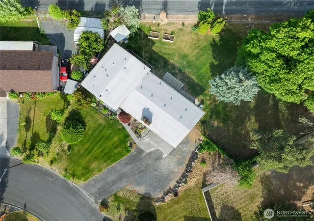 Photo 3 of Single family home for sale at 1147 Ashley Way, Moses Lake, WA 98837 | MLS# NWM2558653 | Listing updated on 2026-09-23