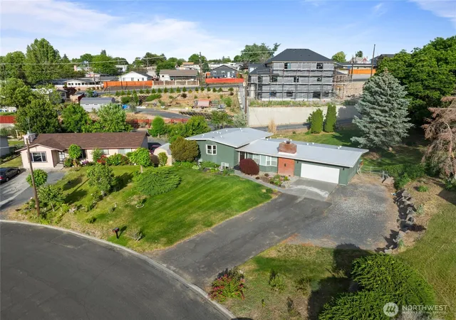 Photo 3 of Single family home for sale at 1147 Ashley Way, Moses Lake, WA 98837 | MLS# NWM2558653 | Listing updated on 2026-09-23