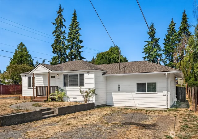 Photo 23 of Single family home for sale at 2021 204th Street SW, Lynnwood, WA 98036 | MLS# NWM2558706 | Listing updated on 2026-10-02