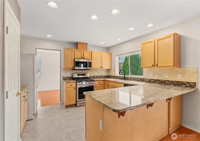 Photo 4 of Single family home for sale at 7614 138th Street Ct E, Puyallup, WA 98373 | MLS# NWM2558712 | Listing updated on 2026-09-29